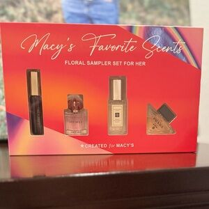 NEW Macys Floral Sampler Set For Women